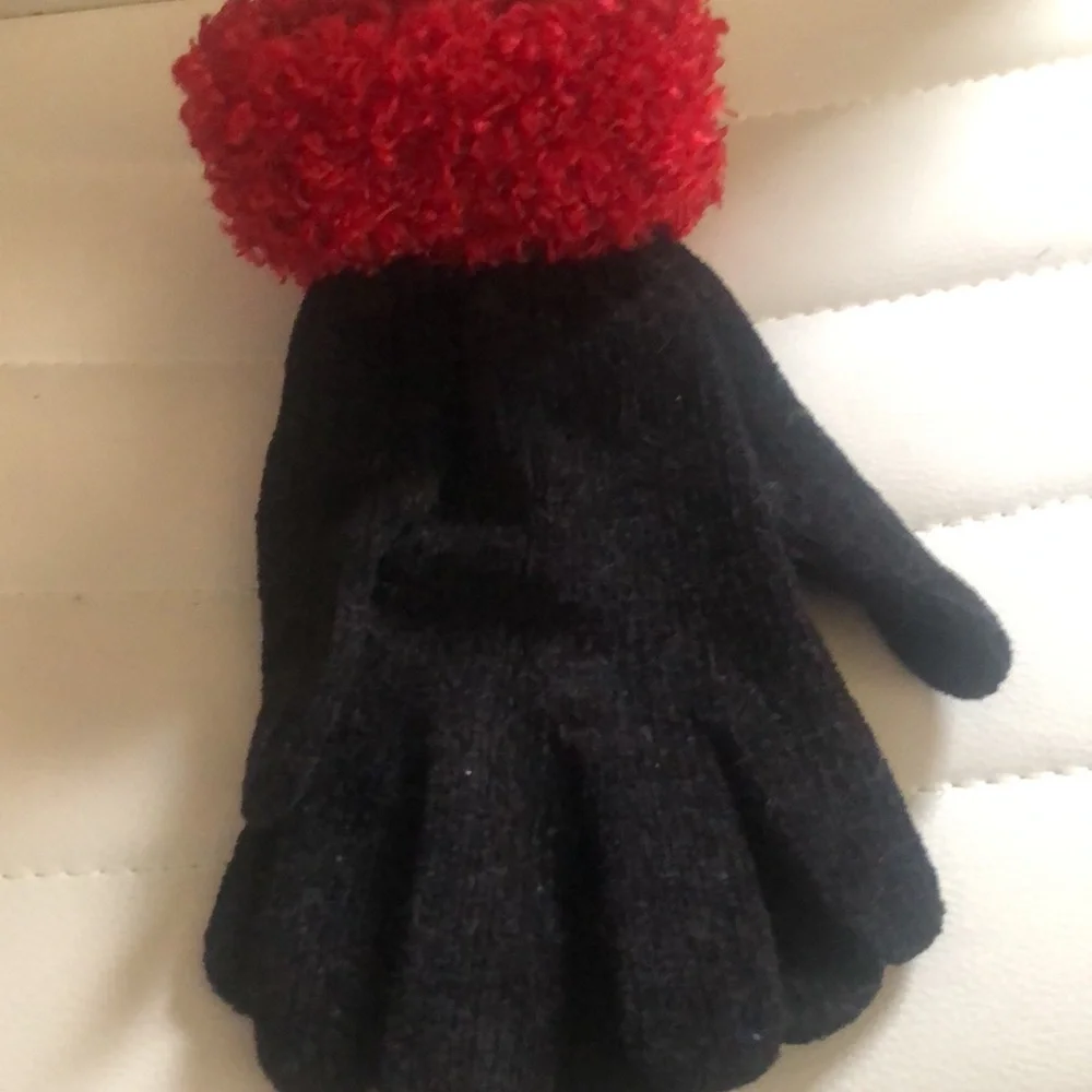 Vintage Black gloves with red cuff hardly worn. 95% acrylic 5% spandex